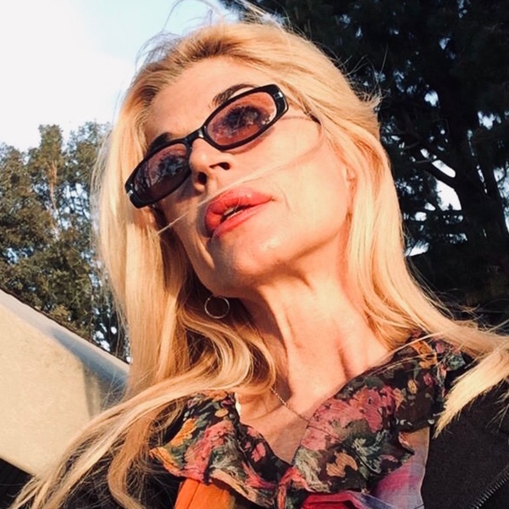 Meet your Posher, Corinne